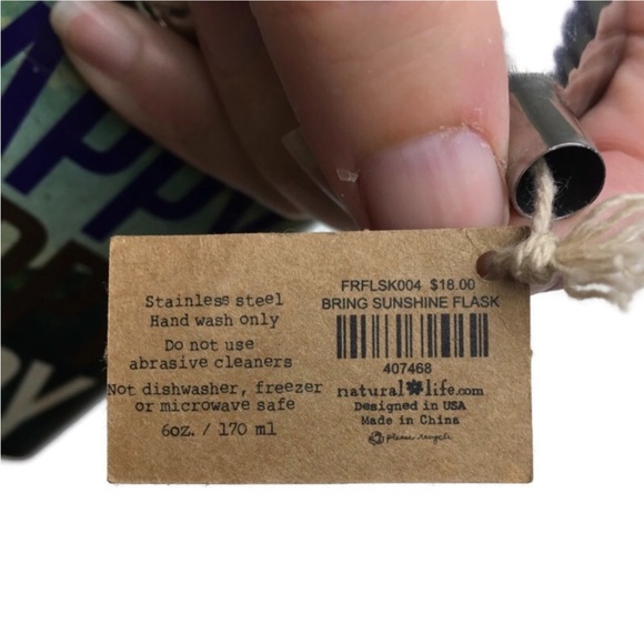 NWT Francesca’s Bring Sunshine Happy Flask & Funnel - Picture 9 of 9